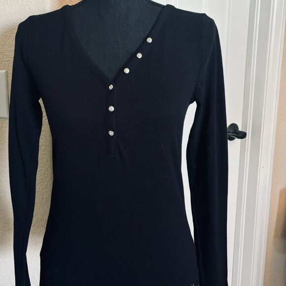 GUESS- black long sleeve shirt with 6 silver/diamonds - Picture 1 of 4